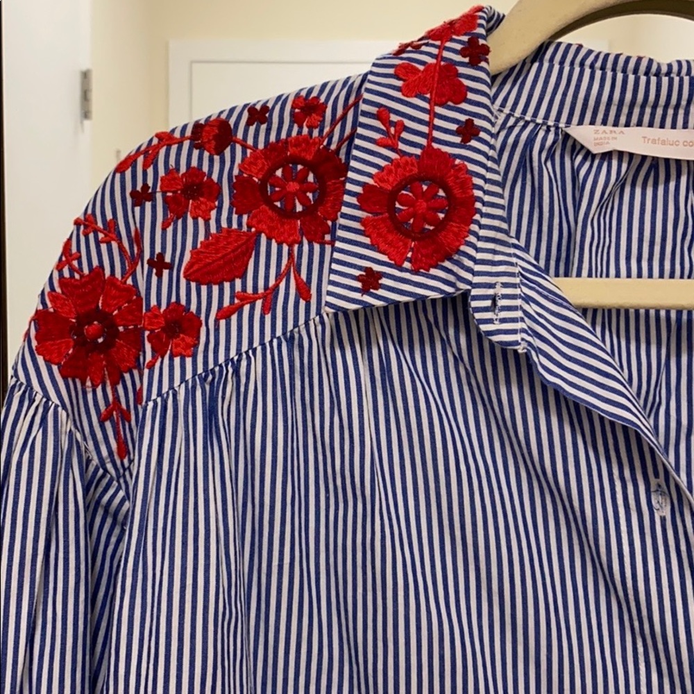 Zara crop button down w embroidery detail, Sz M